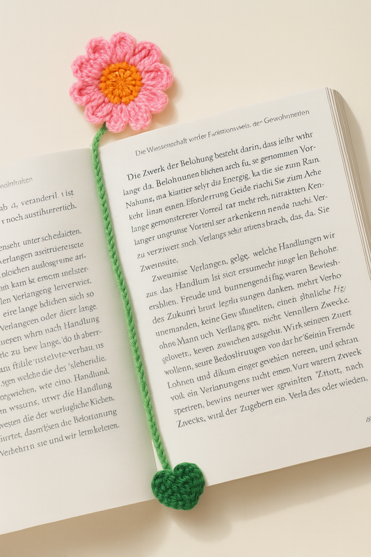 Pastel Bloom Bookmark – Handgemachtes Häkel-Lesezeichen mit Blüte
